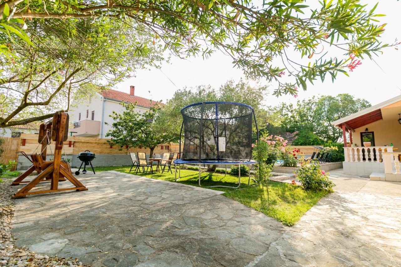 Vacation Home Duilo Donji Zemunik Exterior photo